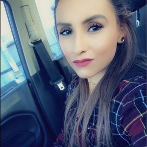 Meet your Posher, Julie